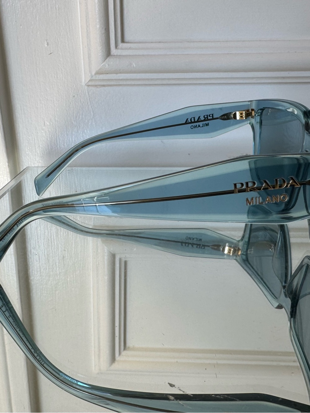 Women's Transparent Blue Sunglasses comes without case.